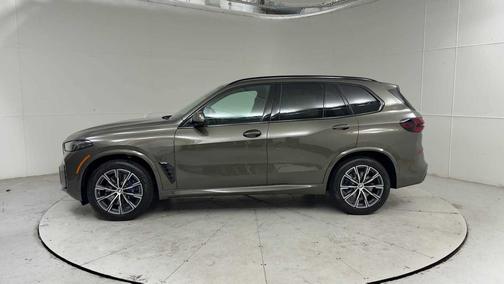 Manhattan Green Metallic 2026 BMW X5 xDrive40i