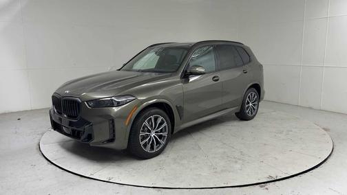 Manhattan Green Metallic 2026 BMW X5 xDrive40i