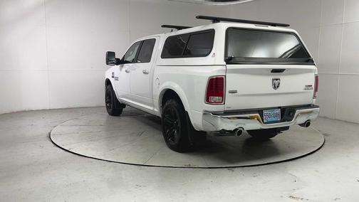 Bright White Clearcoat 2018 RAM 1500 Laramie