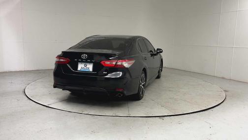 Midnight Black Metallic 2018 Toyota Camry SE