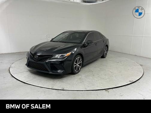 Midnight Black Metallic 2018 Toyota Camry SE