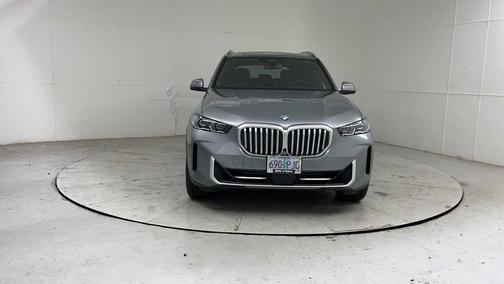 Skyscraper Grey Metallic 2024 BMW X5 xDrive40i