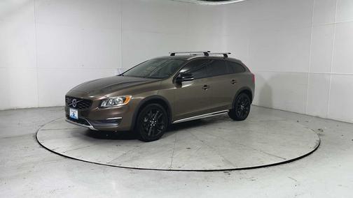 2015 Volvo V60 Cross Country T5