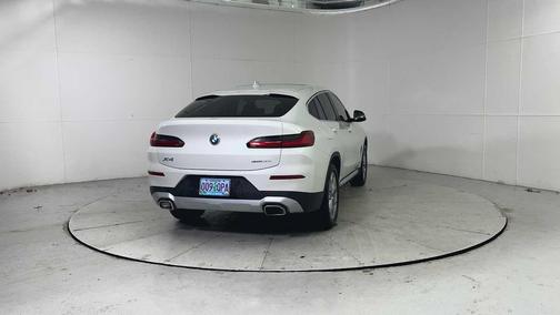 2025 BMW X4 xDrive30i