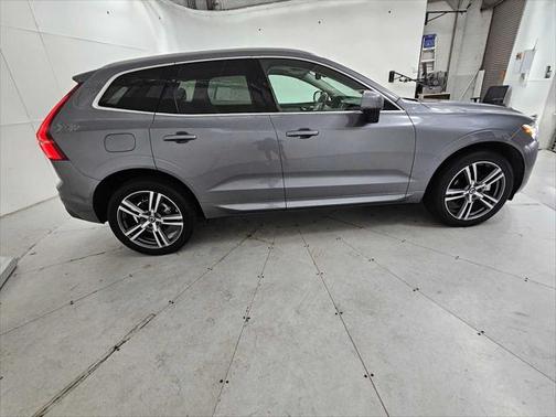 2021 Volvo XC60 T5 Momentum