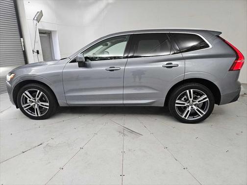 2021 Volvo XC60 T5 Momentum