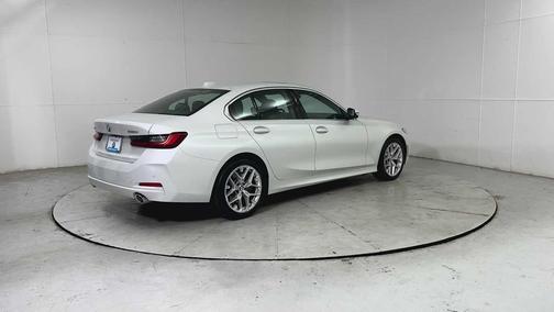 2025 BMW 330 i xDrive