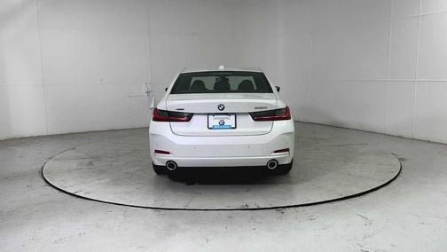 2025 BMW 330 i xDrive