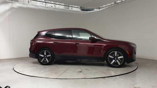Aventurin Red Metallic 2023 BMW iX M60