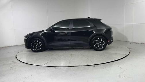 2024 Hyundai IONIQ 5 SE