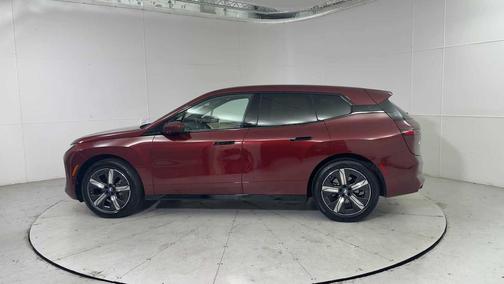 Aventurin Red Metallic 2026 BMW iX xDrive60