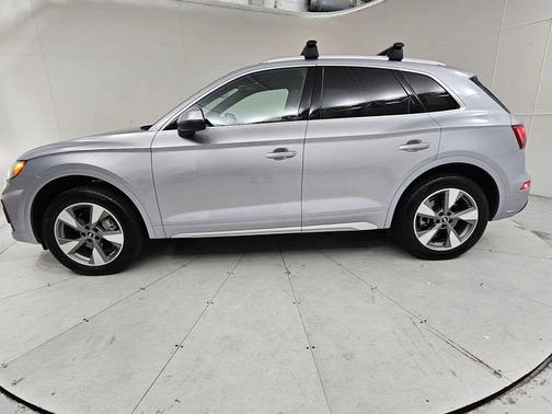 2022 Audi Q5 40 Premium Plus