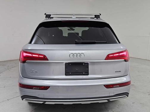 2022 Audi Q5 40 Premium Plus