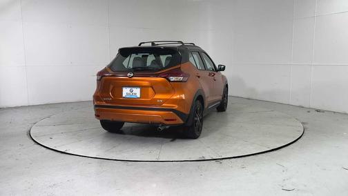 2021 Nissan Kicks SR