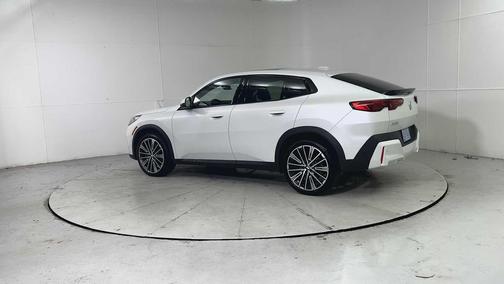 2025 BMW X2 xDrive28i