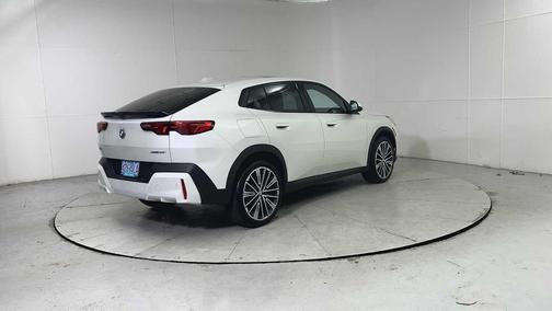 2025 BMW X2 xDrive28i