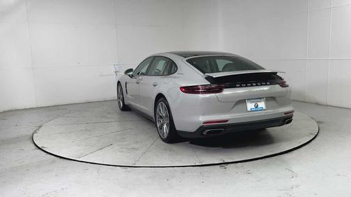 2018 Porsche Panamera 4 Executive