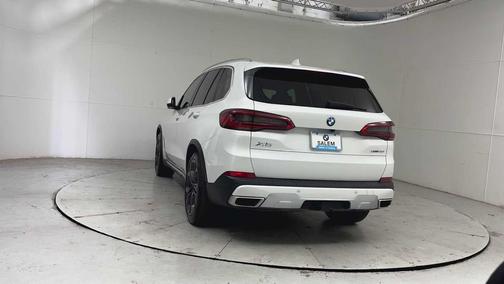 Mineral White Metallic 2019 BMW X5 xDrive40i