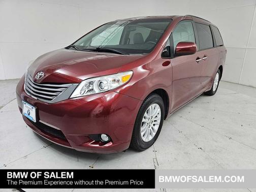 2017 Toyota Sienna XLE