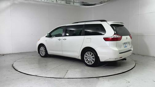 2017 Toyota Sienna XLE