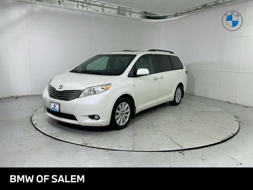 2017 Toyota Sienna XLE