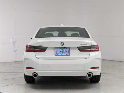 2025 BMW 330 i xDrive