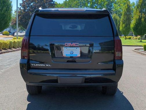 2017 GMC Yukon XL SLT