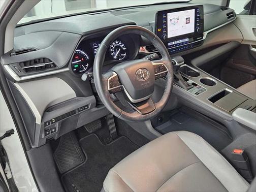 2021 Toyota Sienna XLE 7 Passenger