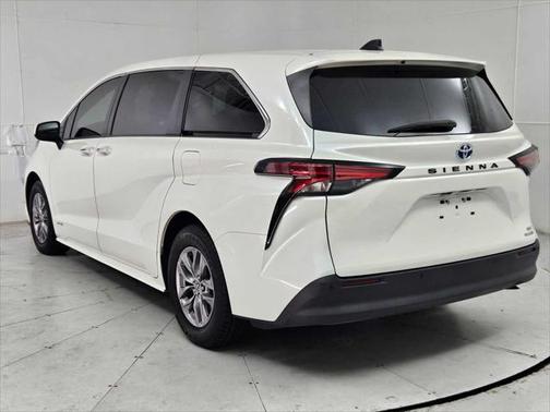 2021 Toyota Sienna XLE 7 Passenger