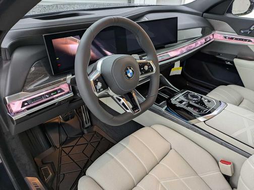 2025 BMW 760 i xDrive