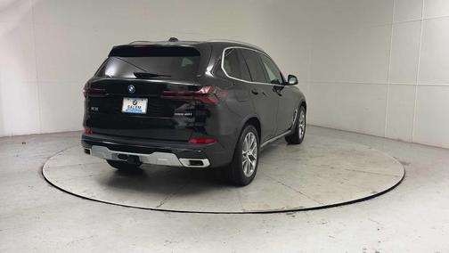 Black Sapphire Metallic 2026 BMW X5 xDrive40i