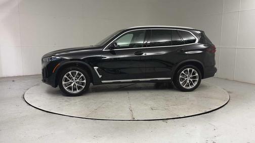 Black Sapphire Metallic 2026 BMW X5 xDrive40i
