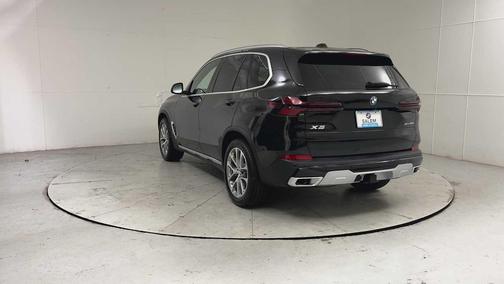 Black Sapphire Metallic 2026 BMW X5 xDrive40i