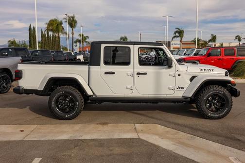 2025 Jeep Gladiator Sport
