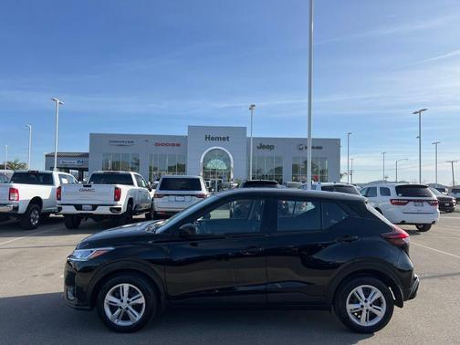 2024 Nissan Kicks S