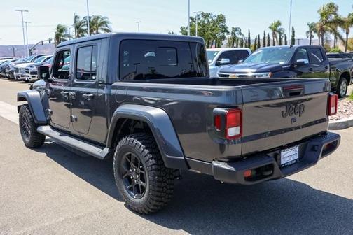 2025 Jeep Gladiator Sport
