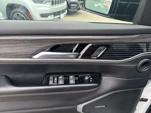 Bright White Clearcoat 2024 Jeep Wagoneer L Series II