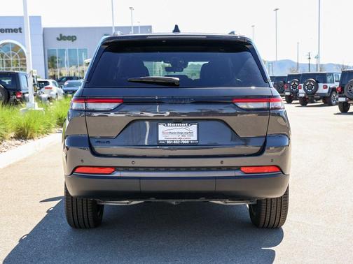 Metallic 2026 Jeep Grand Cherokee Limited