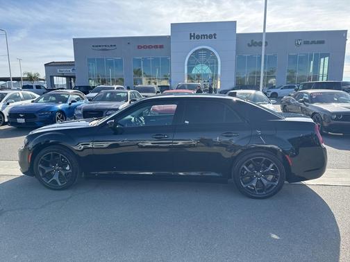 2022 Chrysler 300 Touring