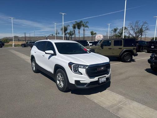 Summit White 2022 GMC Terrain SLE