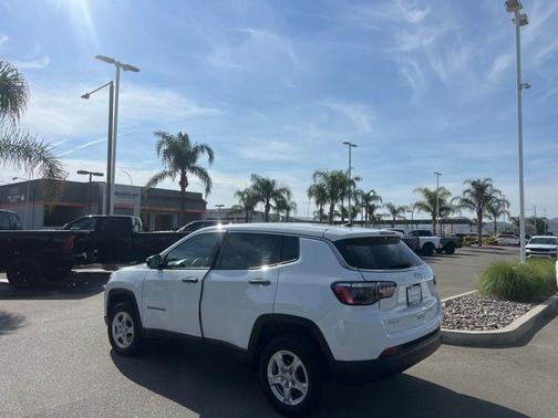 Bright White Clearcoat 2022 Jeep Compass Sport