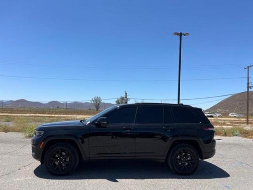 2024 Jeep Grand Cherokee Laredo