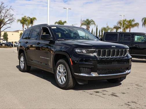 Diamond Black 2026 Jeep Grand Cherokee L Laredo