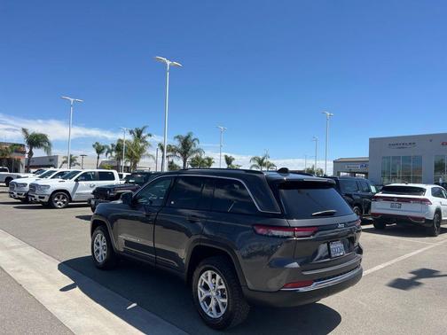 Metallic 2023 Jeep Grand Cherokee Limited