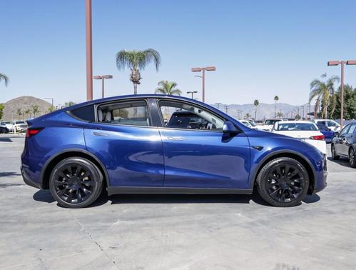 Blue 2023 Tesla Model Y Long Range