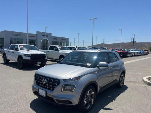 Shimmering Silver 2025 Hyundai VENUE SEL