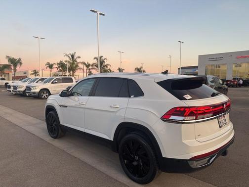 2024 Volkswagen Atlas Cross Sport 2.0T SE w/Technology