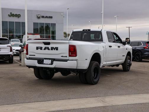 Bright White Clearcoat 2026 RAM 3500 Big Horn