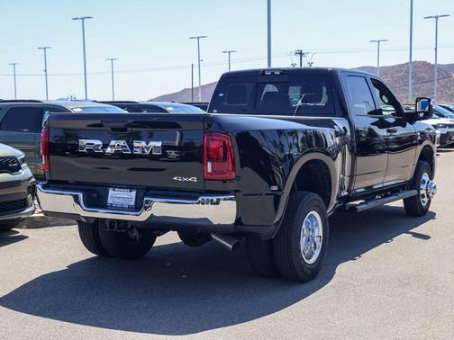 Diamond Black 2026 RAM 3500 Tradesman