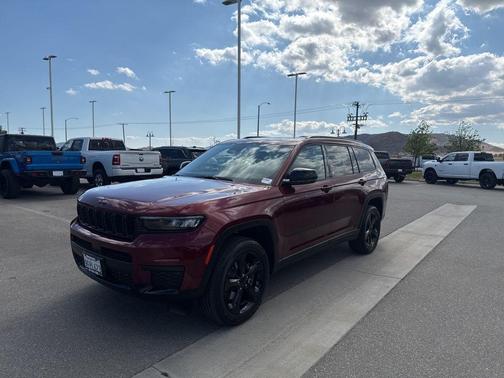 2023 Jeep Grand Cherokee L Laredo